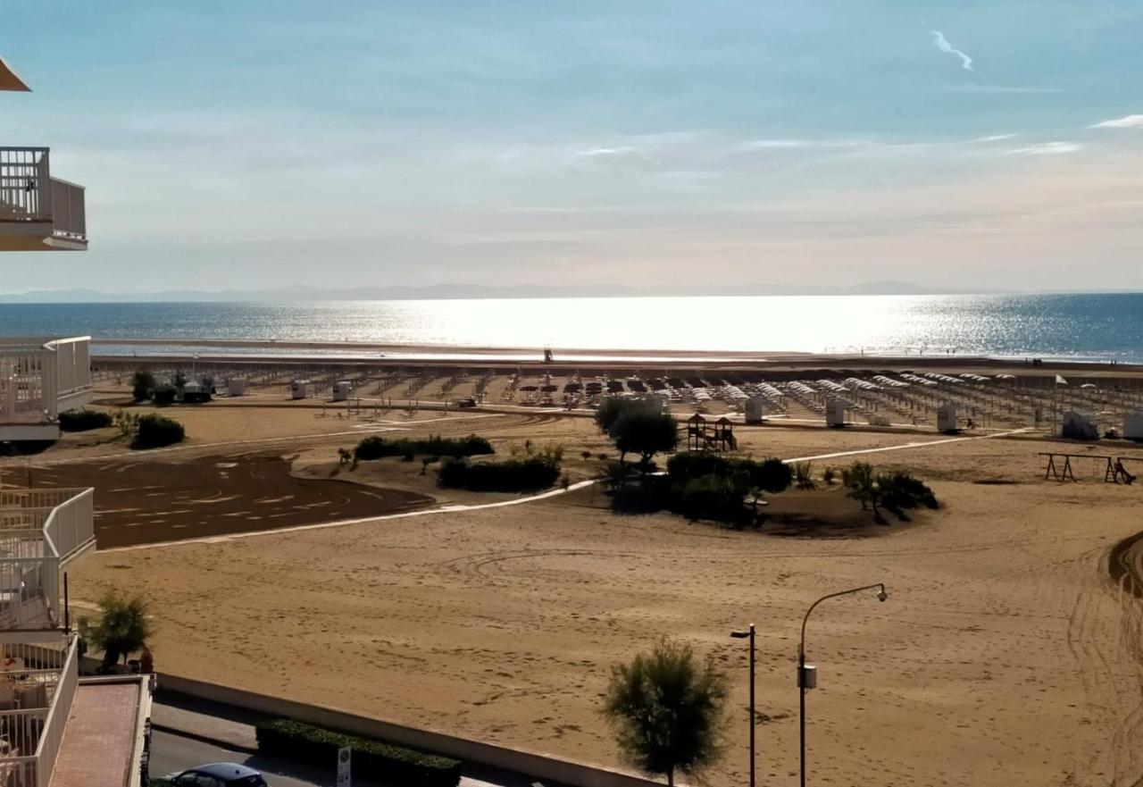 Hotel Benvenuto Caorle Bagian luar foto