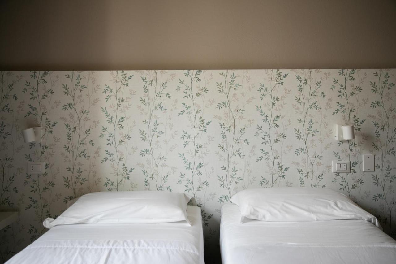 Hotel Benvenuto Caorle Bagian luar foto