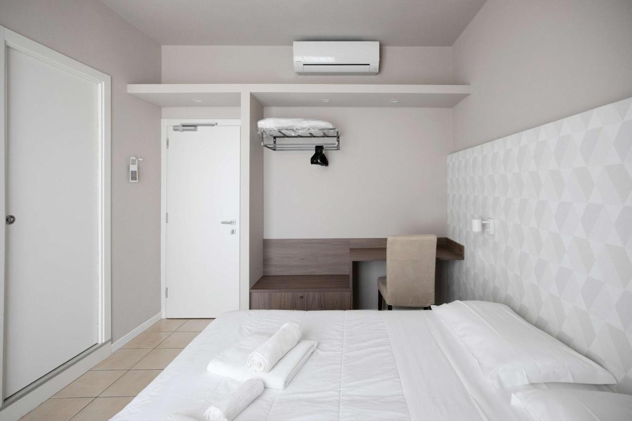 Hotel Benvenuto Caorle Bagian luar foto
