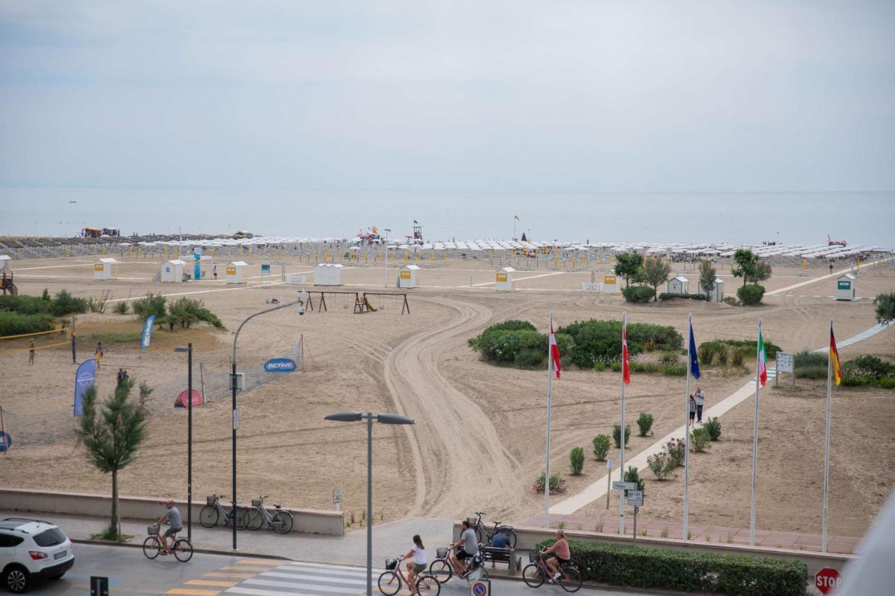 Hotel Benvenuto Caorle Bagian luar foto