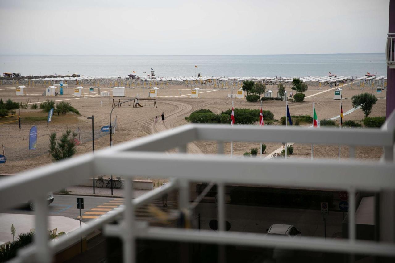 Hotel Benvenuto Caorle Bagian luar foto