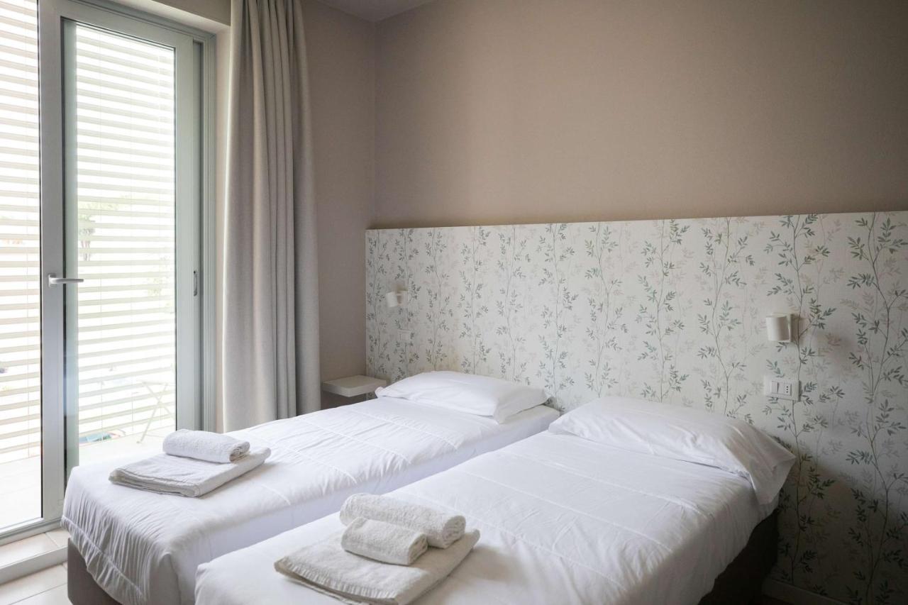 Hotel Benvenuto Caorle Bagian luar foto