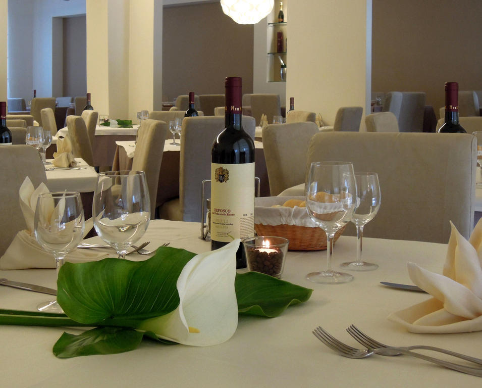 Hotel Benvenuto Caorle Bagian luar foto