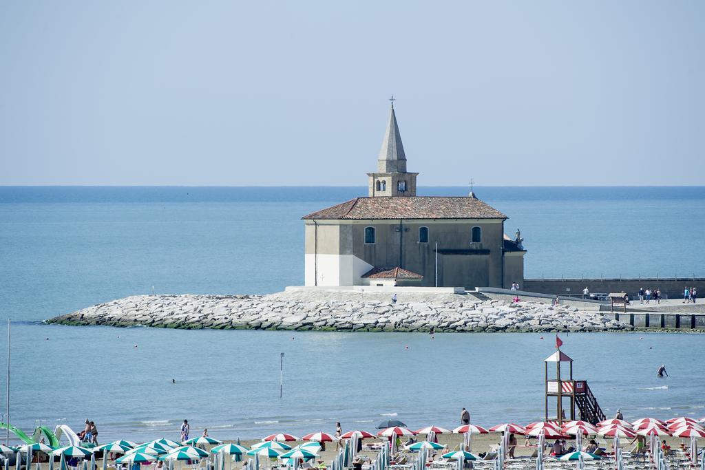 Hotel Benvenuto Caorle Bagian luar foto