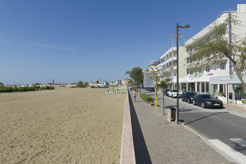 Hotel Benvenuto Caorle Bagian luar foto